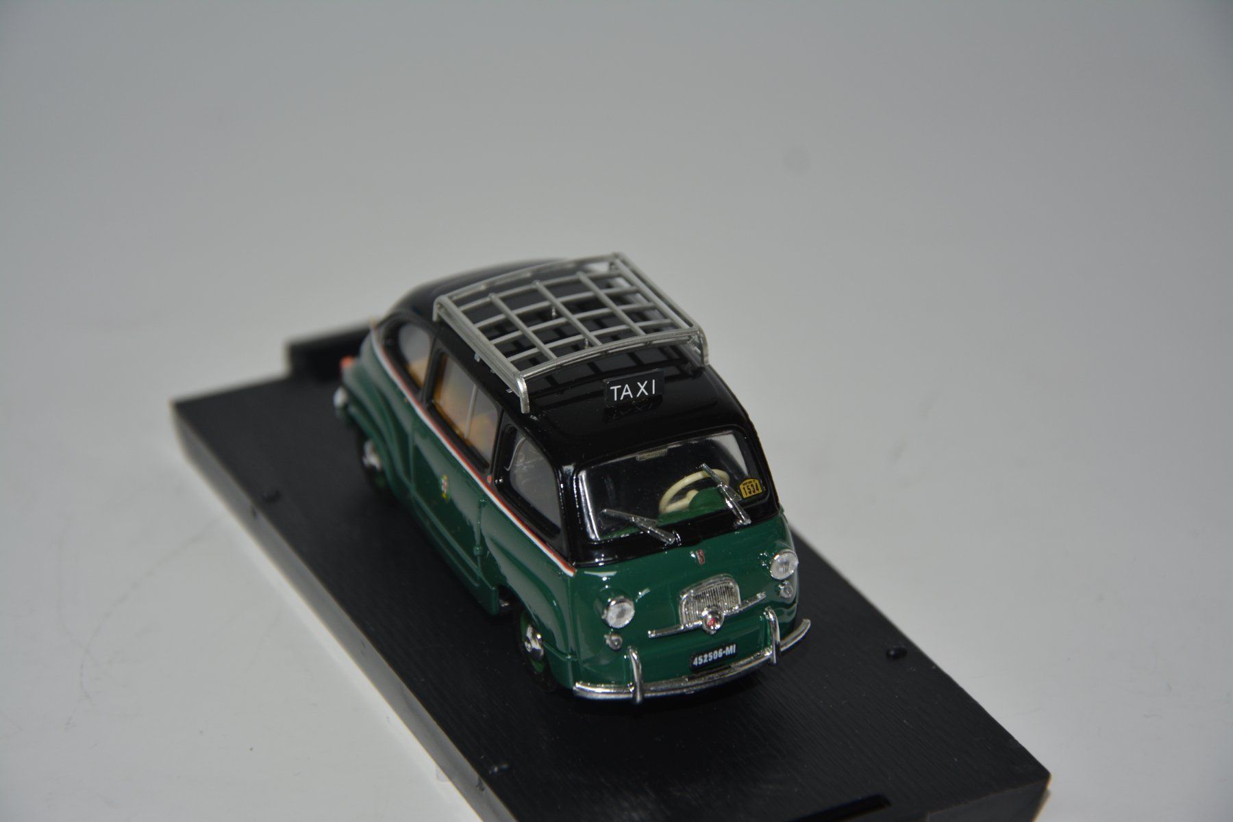 Fiat Modellini d'auto: Fiat 600 Multipla D , 1960 , Brumm, 1:43 – Nuovo e nell'imballaggio originale da Goldach venduto da Feivel9 4