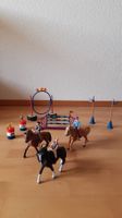 Schleich Pferde mit Reiter und Hindernissen