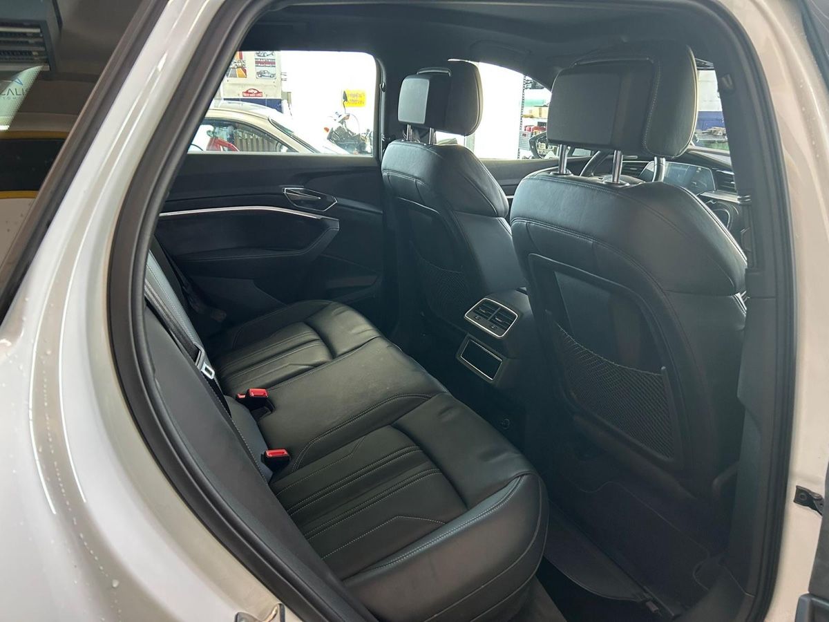 Audi Automobili: Audi e-tron advance Black Edition – Usato da Mönchaltorf venduto da steffierz 5