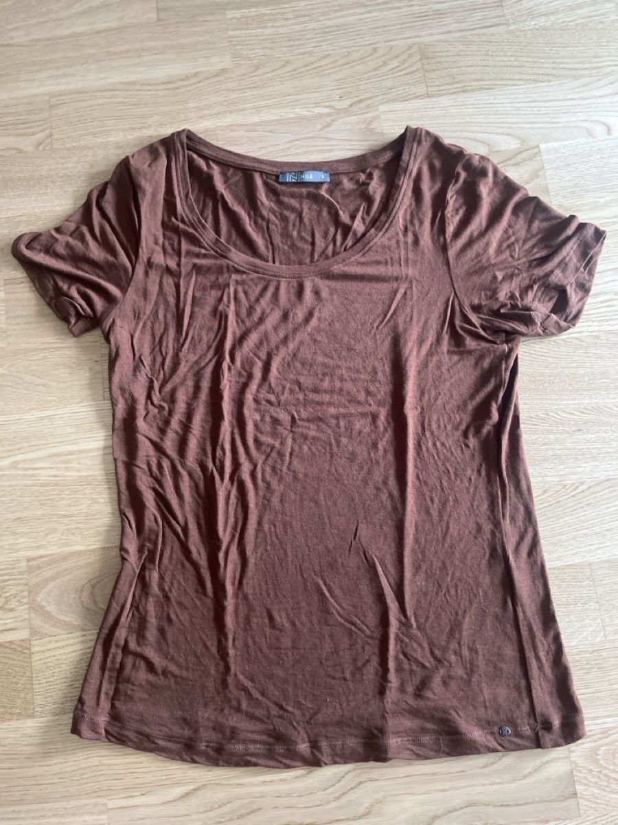 Nile T-shirt: Damen T-Shirt braun Grösse S – Usato da Ostermundigen venduto da leo_n8v2