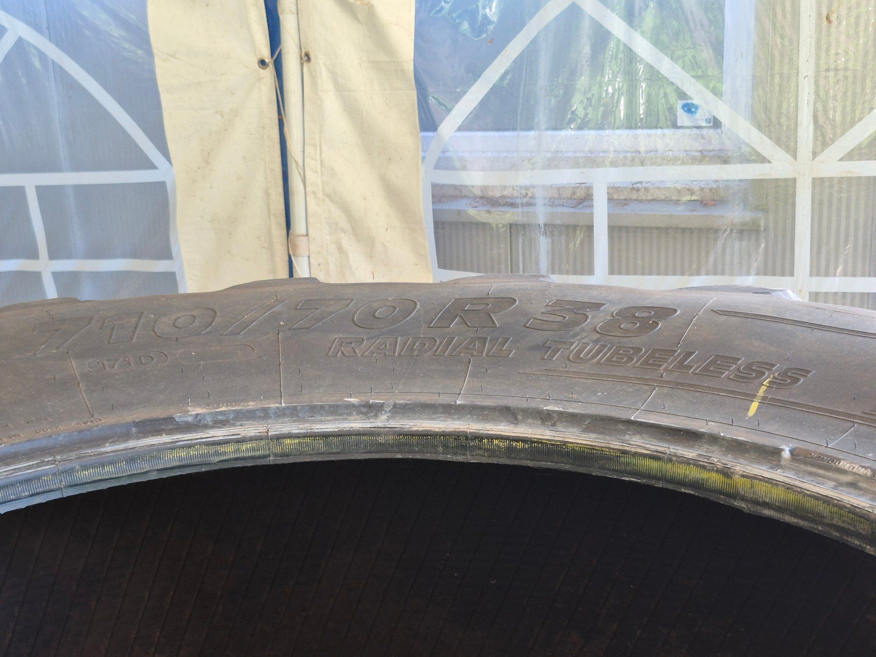 Tracteurs: Traktorpulling Reifen Michelin 710/70 R38 – D'occasion à Willisau par Fuge02 1