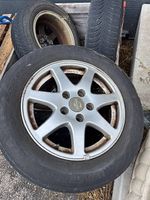 A vendre 4 pneus d'hiver sur jantes