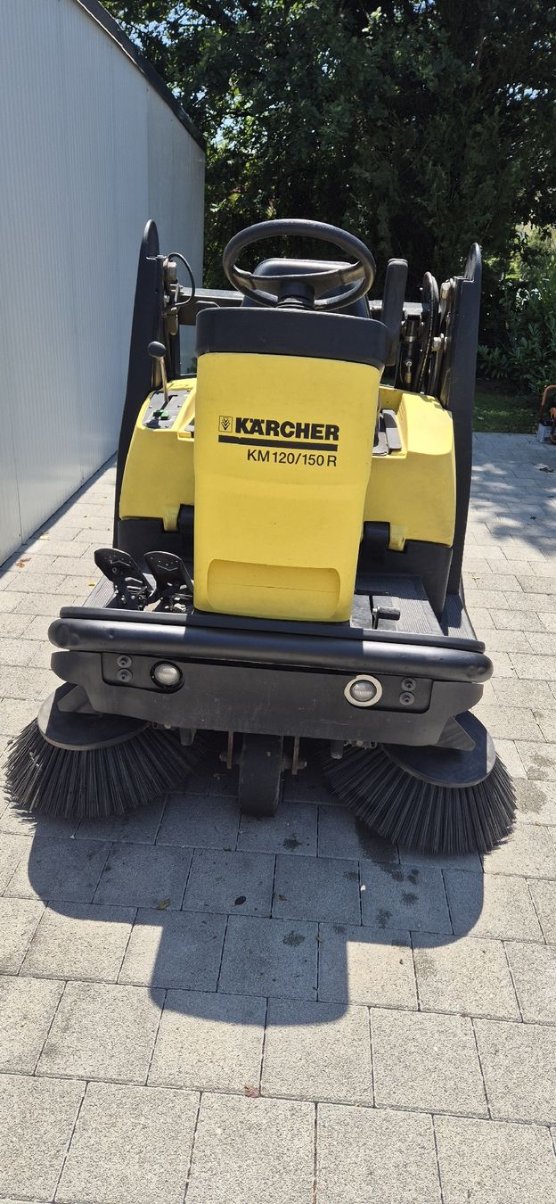 Kärcher Alle Maschinen: Kärcher KM120/150R – Gebraucht aus Grenchen von Hz. 1
