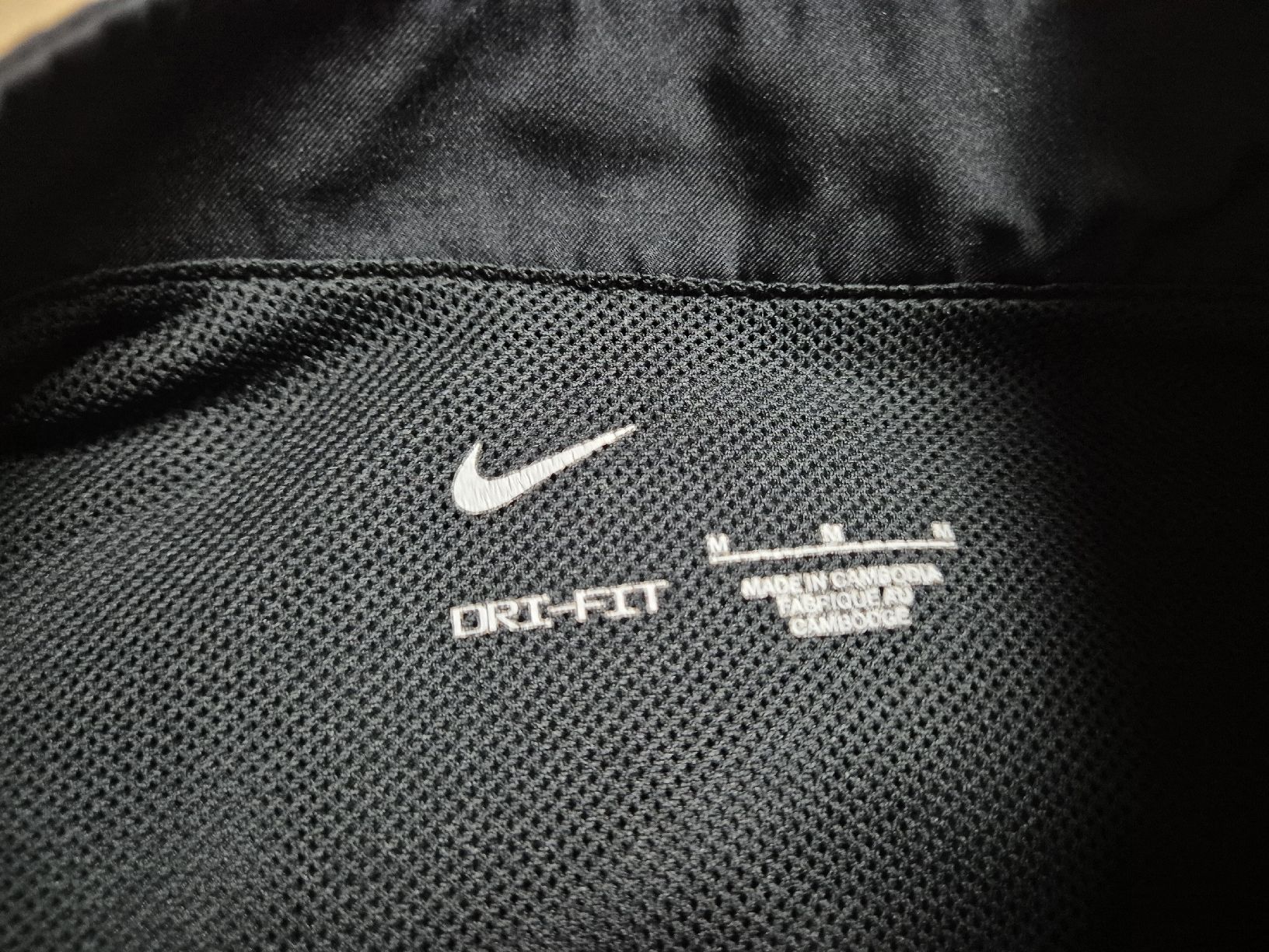 Nike Jacken: Nike 21/22 Paris Saint-Germain Jacke Gr. M – Gebraucht aus St. Gallen von CaliSunshine 4