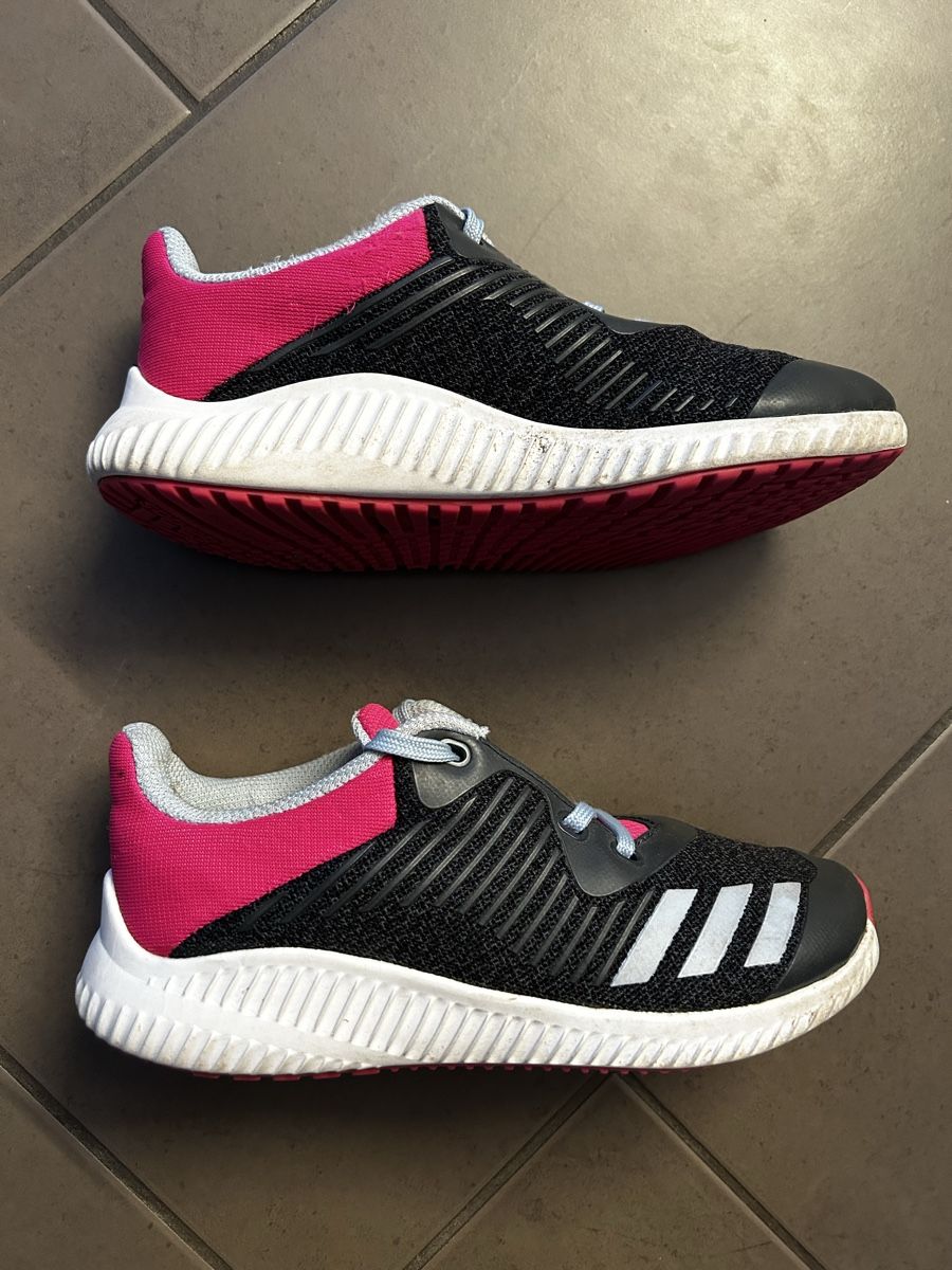 Adidas Scarpe per ragazze: Adidas Turnschuhe 31 – Usato da Buttwil venduto da Oni-78 1