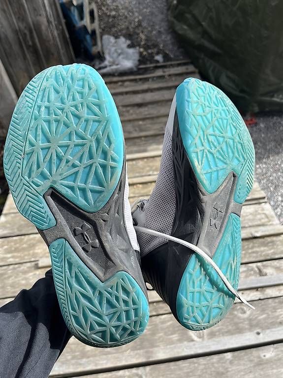 Scarpe da uomo: Sportschuhe – Usato da Schönried venduto da BigBlockV8 2