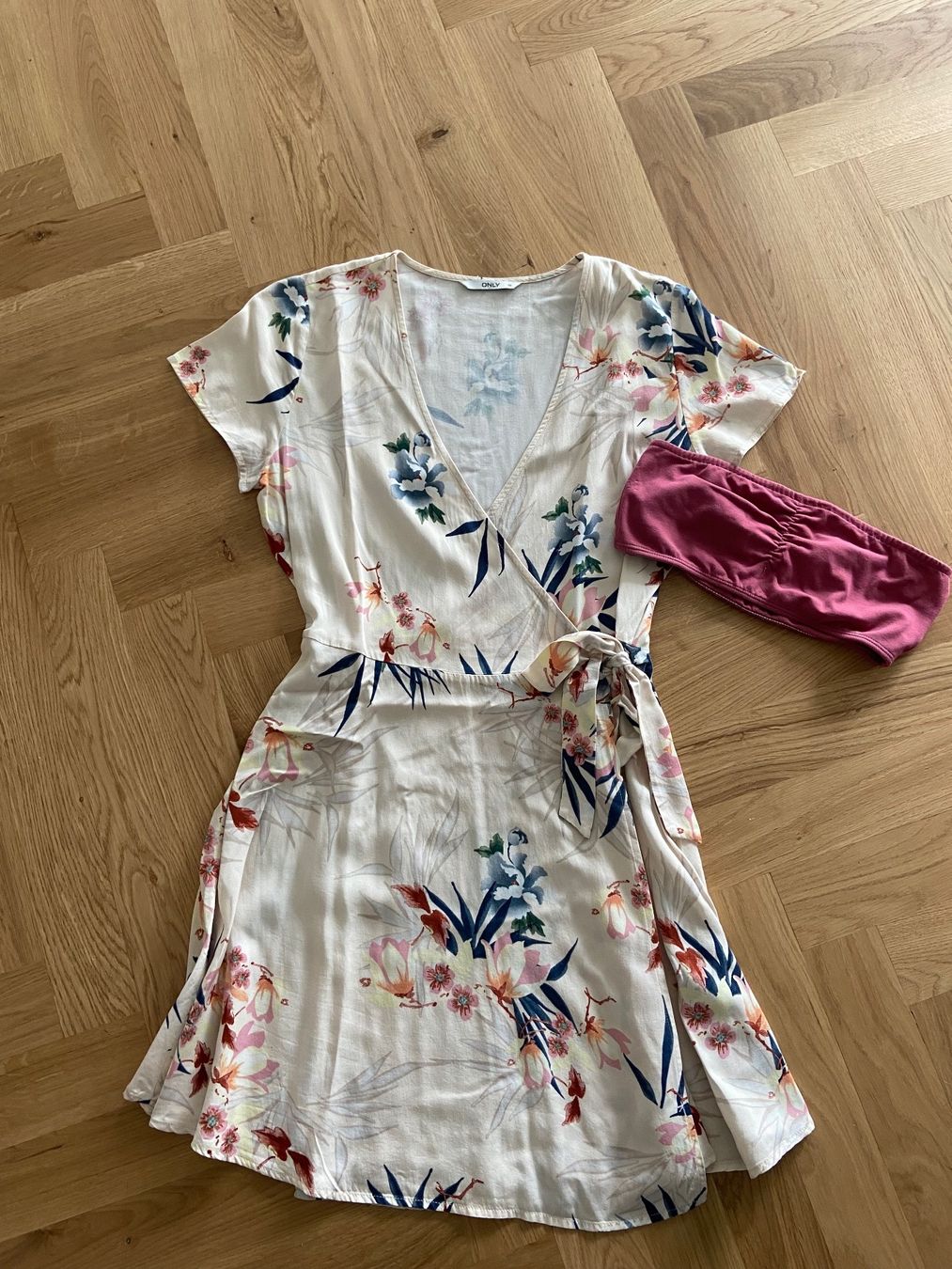 Only Vestiti: Sommerkleid von ONLY, Grösse 36 – Usato da Wohlen AG venduto da Michi761