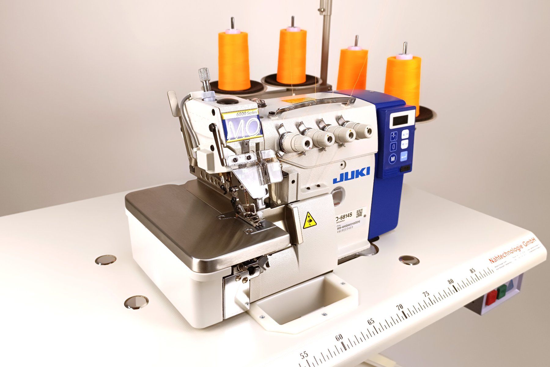 Juki Macchine da cucire: Neue Overlock Industrienähmaschine JUKI MO-6814S – Nuovo e nell'imballaggio originale da Rehetobel venduto da dani034 3