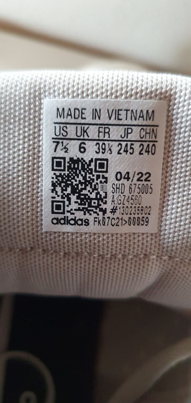 Adidas Scarpe da donna: Adidas Grösse 39 1/3 – Nuovo (secondo la descrizione) da Weite venduto da rapunzel23 2