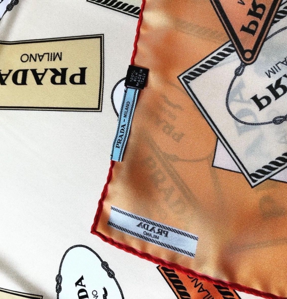 Prada Foulard & Sciarpe: Prada foulard – Nuovo e nell'imballaggio originale da Pregassona venduto da Reluxuryspace 2