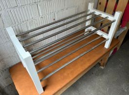 Weisses Schuhregal