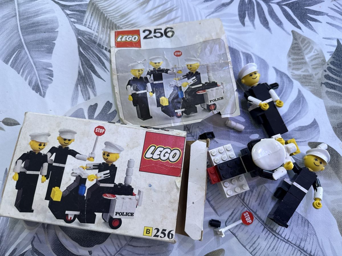 Lego Kit di costruzioni: Lego 256  – Usato da Châtelaine venduto da jas_9wnr 3