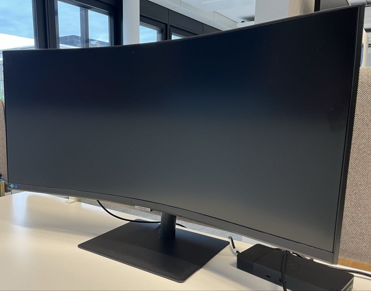 Samsung Monitor: Samsung Viewfinity S6 - S65UC, Curved, 34", Monitor – Usato da Luzern venduto da strandbar90 1