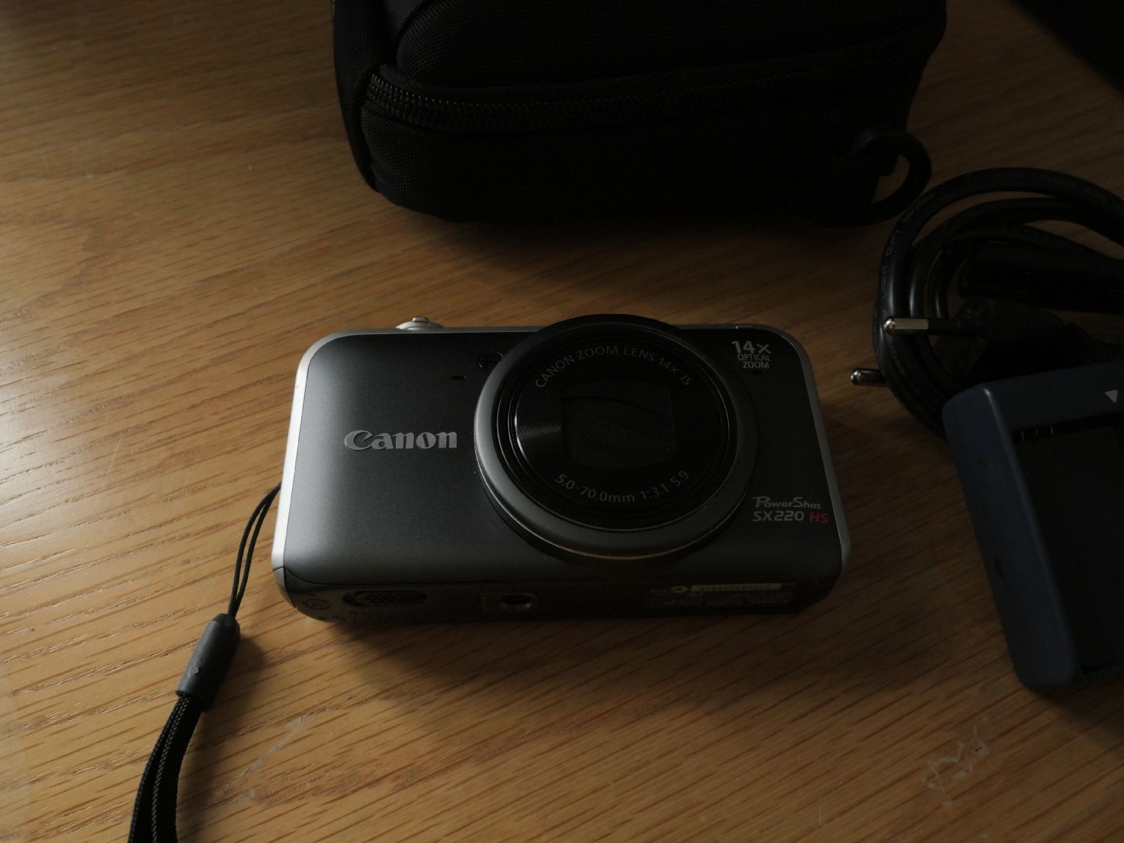 Canon Fotocamera: Canon PowerShot SX220 HS – Usato da Neuchâtel venduto da Carlosfmunoz 1