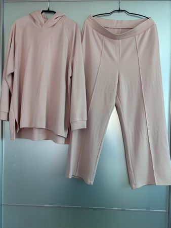 Cosy Loungewear-Set in Rosa (Gr. XL) – Hoodie&Wide-Leg-Hose