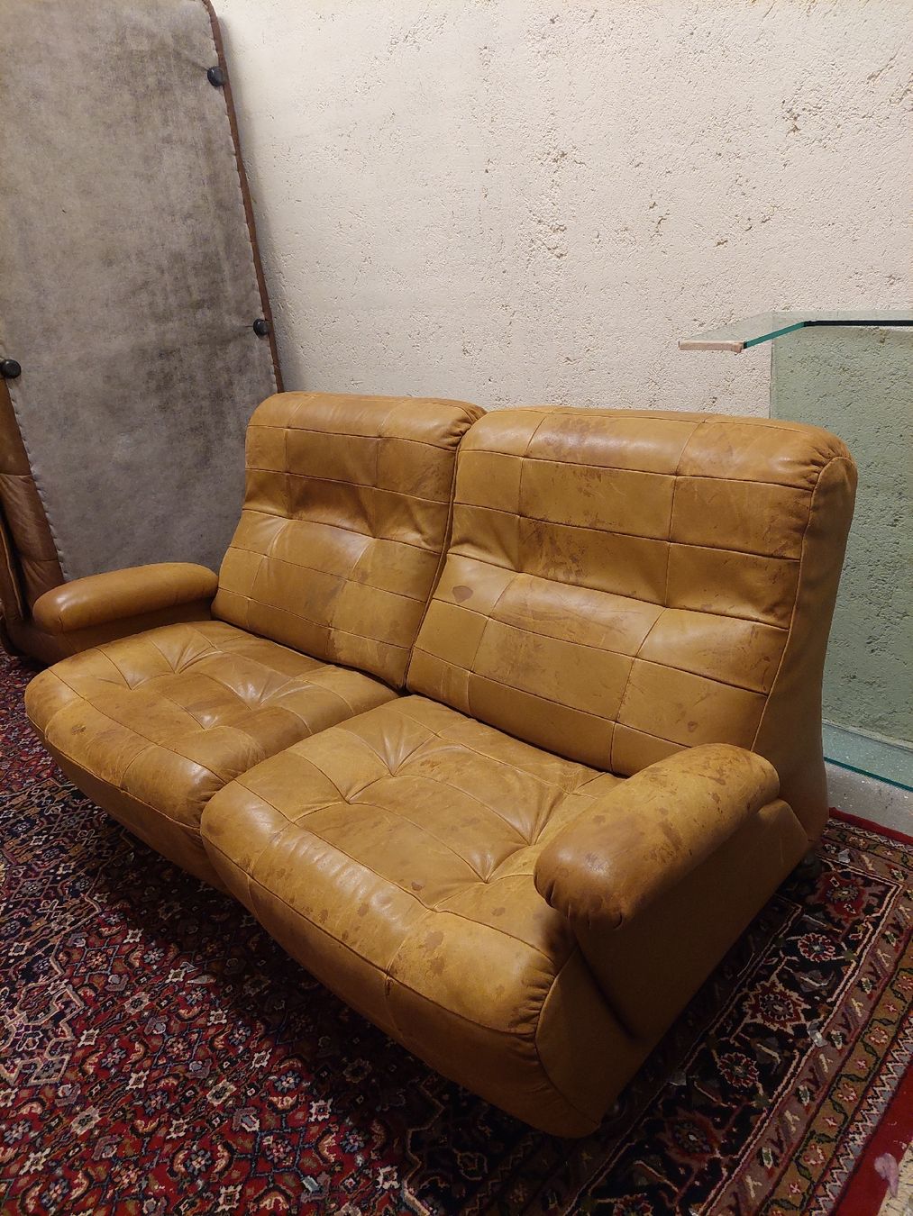 Ledersofa 2-Plätzer beige mit Defekt, gebraucht. (Gebraucht) in Bern für CHF 1 – nur Abholung auf Ricardo kaufen