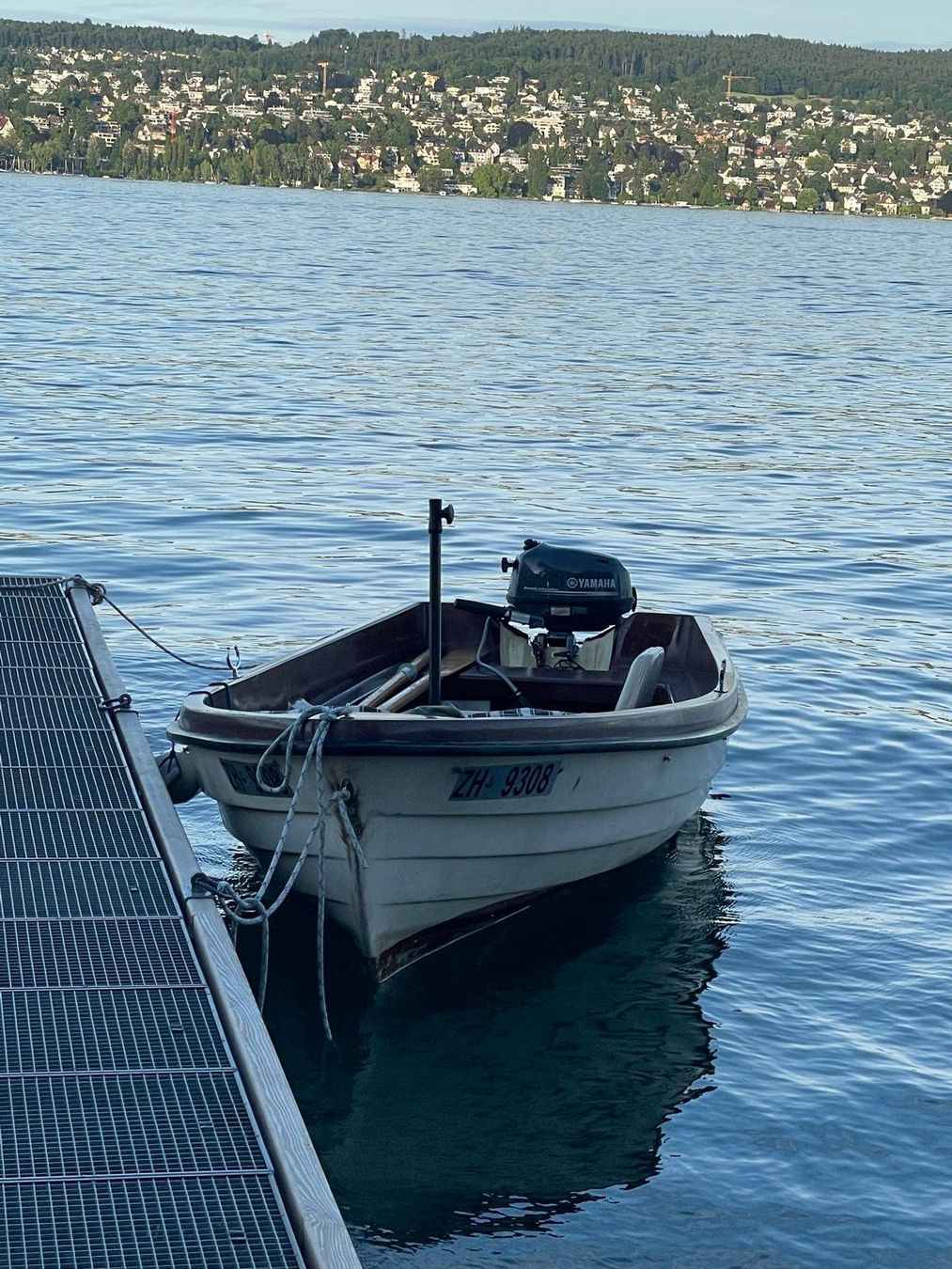 Yamaha Boote: Motorboot aus GFK mit Yamaha 6 PS Motor – Gebraucht aus Zürich von myf_rx75