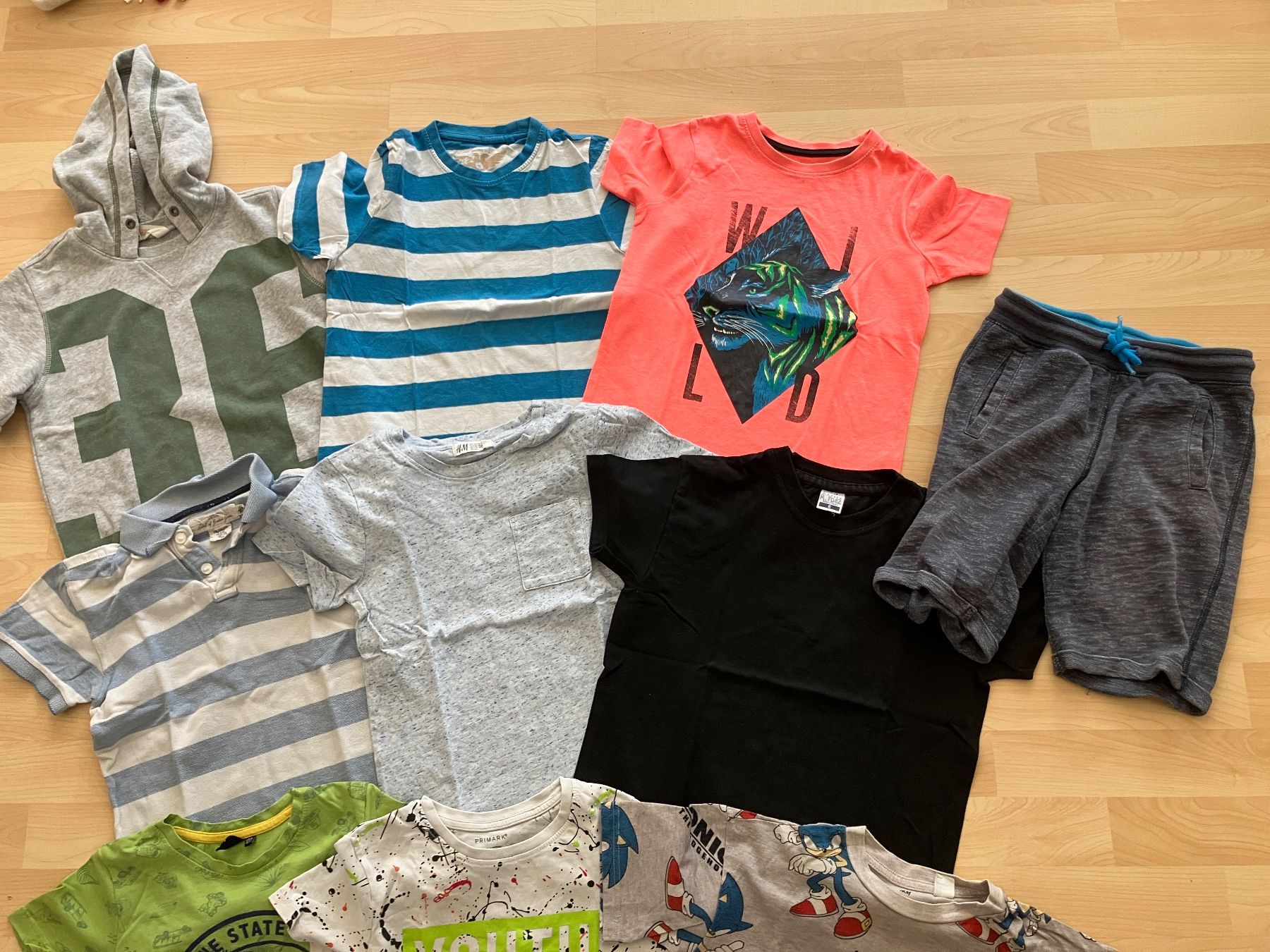 Lotti & Set di vestiti: Sommer Kleiderpaket 122 (2) – Usato da Niederglatt ZH venduto da boeca82 1