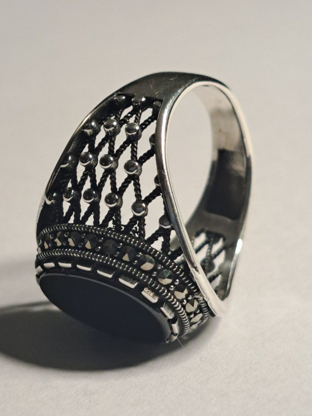 Anelli: 0004 - Bague en argent, Onyx, taille 58 – Nuovo e nell'imballaggio originale da Neuchâtel venduto da NIDAVELIR 2