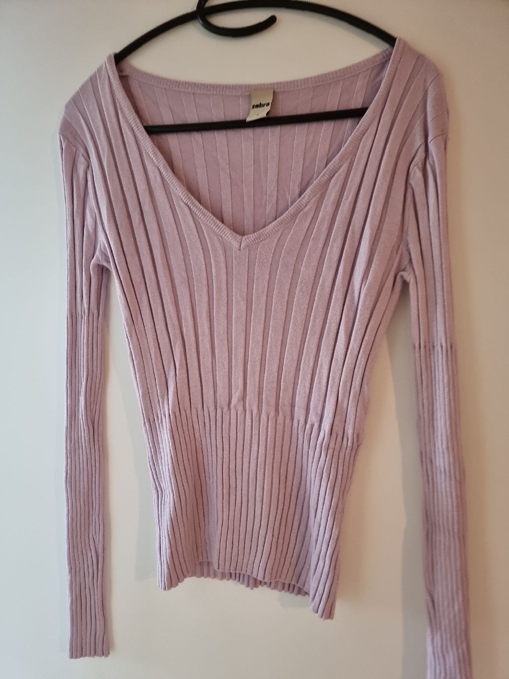 Zebra Pullover & Sweatshirts: Sanftlila Damen Oberteil, gerippt – Gebraucht aus Altstätten SG von melii._.98