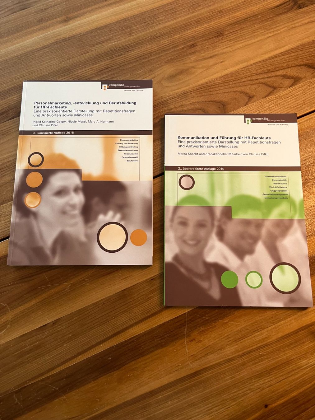 Libri: HR Fachleute Bundle – Nuovo (secondo la descrizione) da Egerkingen venduto da simsigi