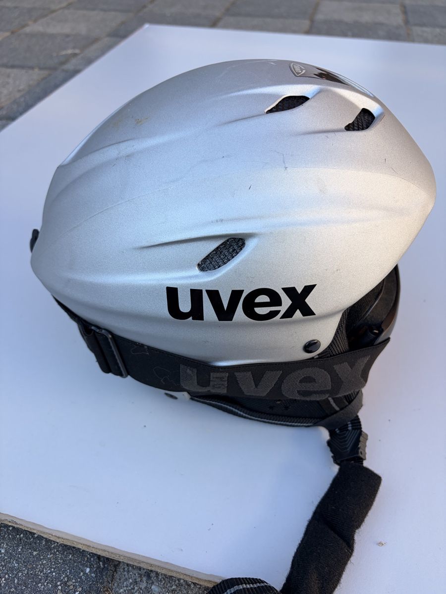 Uvex Caschi: Skihelm inkl. Brille – Usato da Herzogenbuchsee venduto da Jana_1019 1