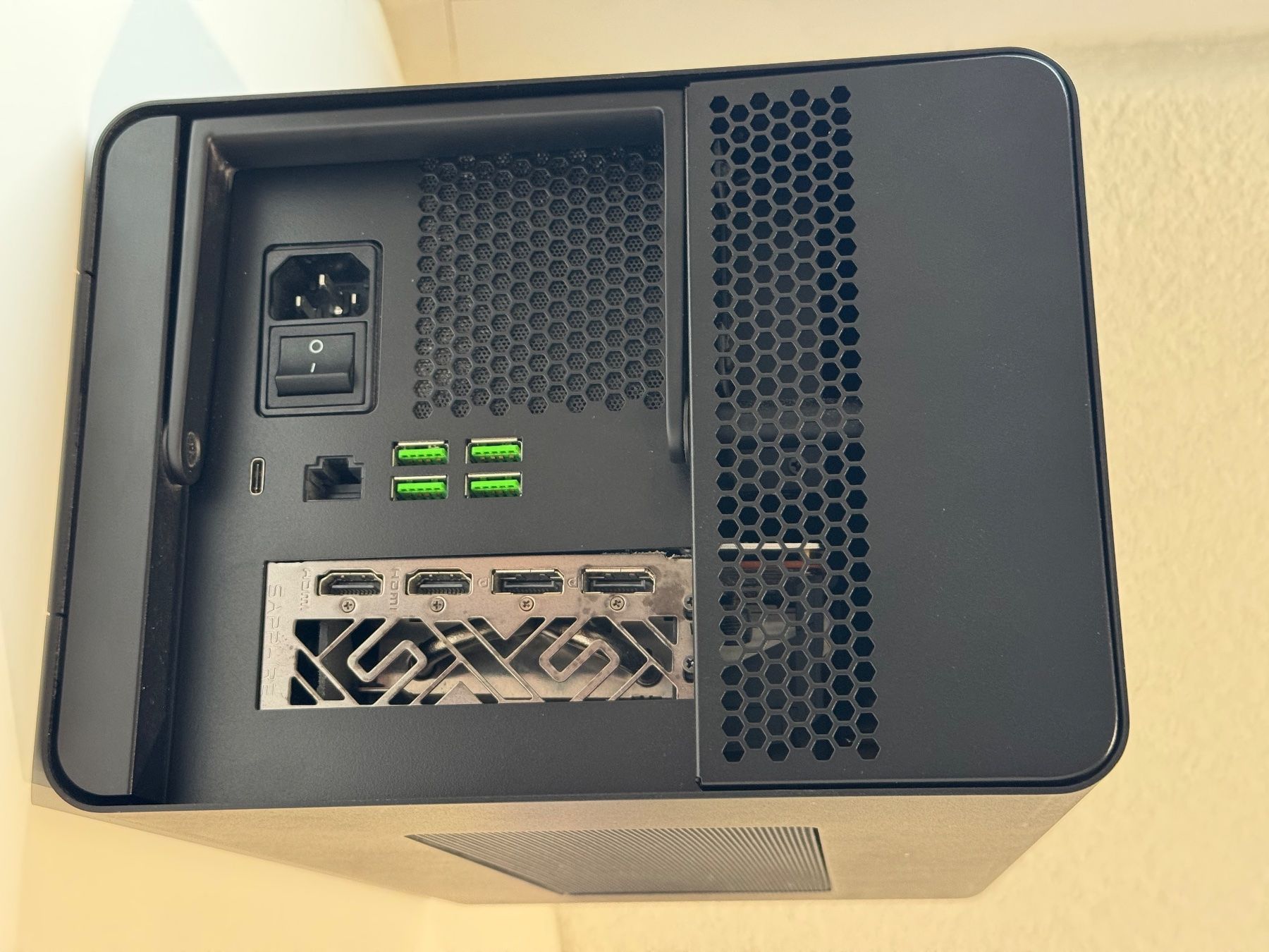 Razer Core X Chroma eGPU (Sapphire Nitro+ Radeon RX 5700 XT) (Gebraucht ...