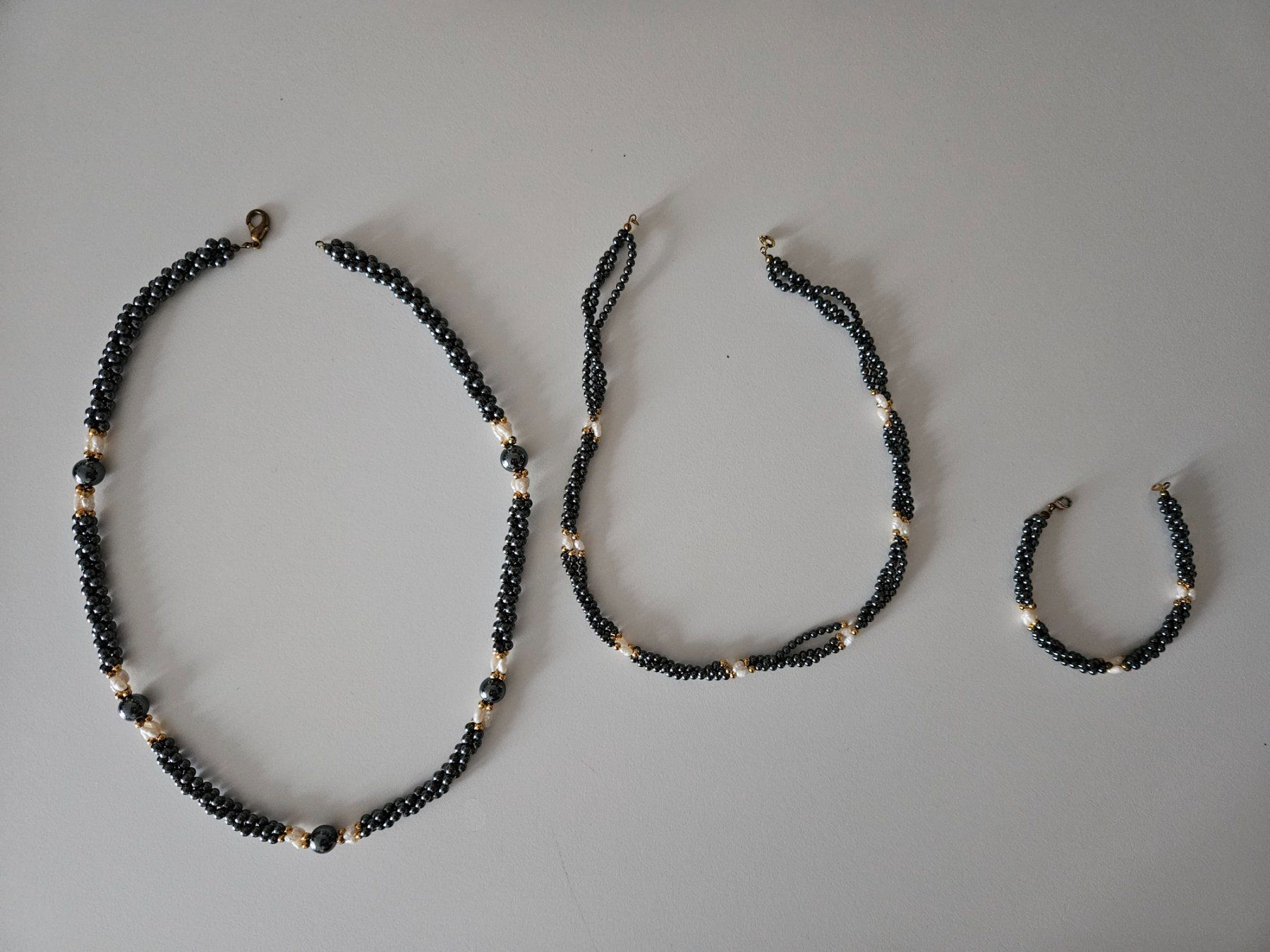 Catenine: Modeschmuck 2 x Halskette 1 x Armkette – Usato da Hofstetten SO venduto da Ameisenbaer