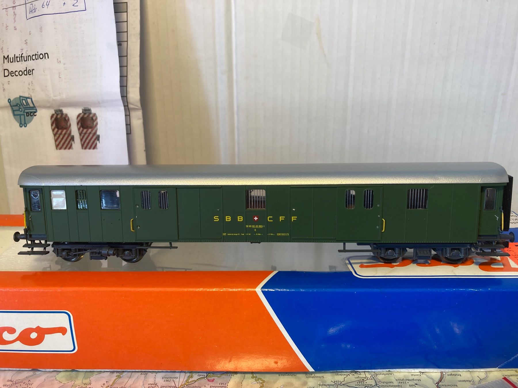 Aku Trains électriques: Roco Aku SBB Gepäckwagen HO DC mit Almrose Decoder – D'occasion à Jona par Bra-Aug