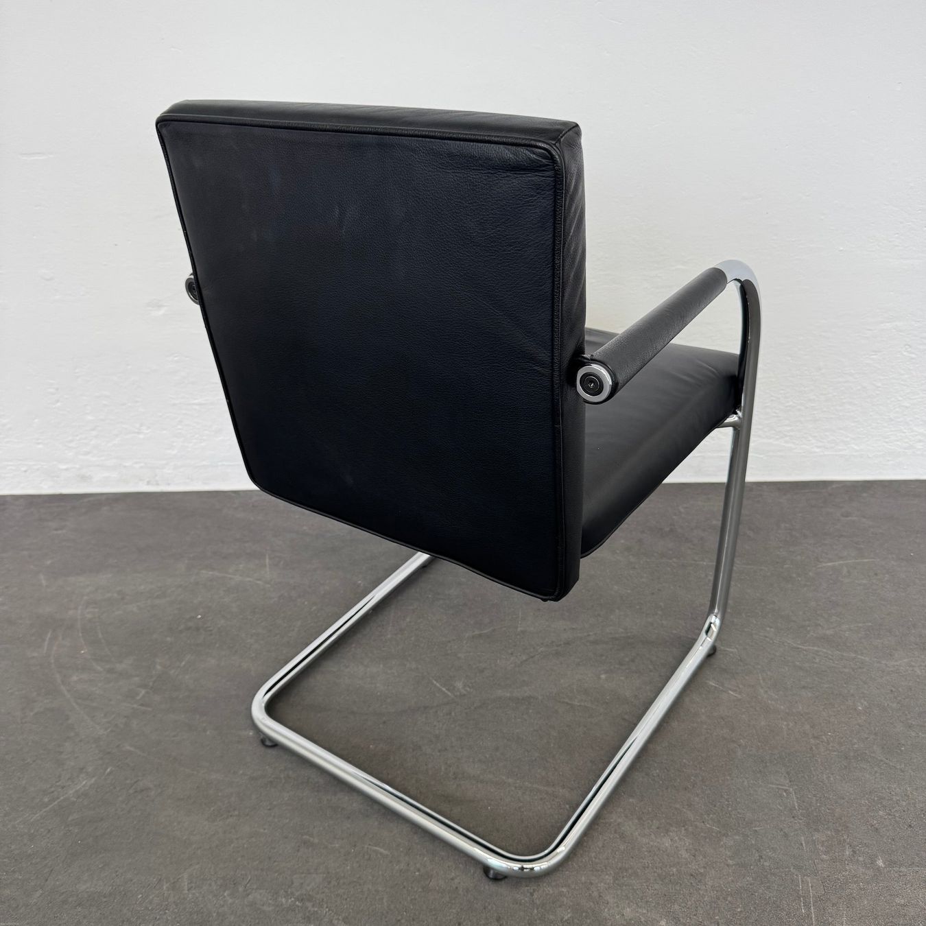 Vitra Sedie: Vitra Visasoft Freischwinger Gebrauchsspuren – Usato da Schönenwerd venduto da mcofficeshop 3