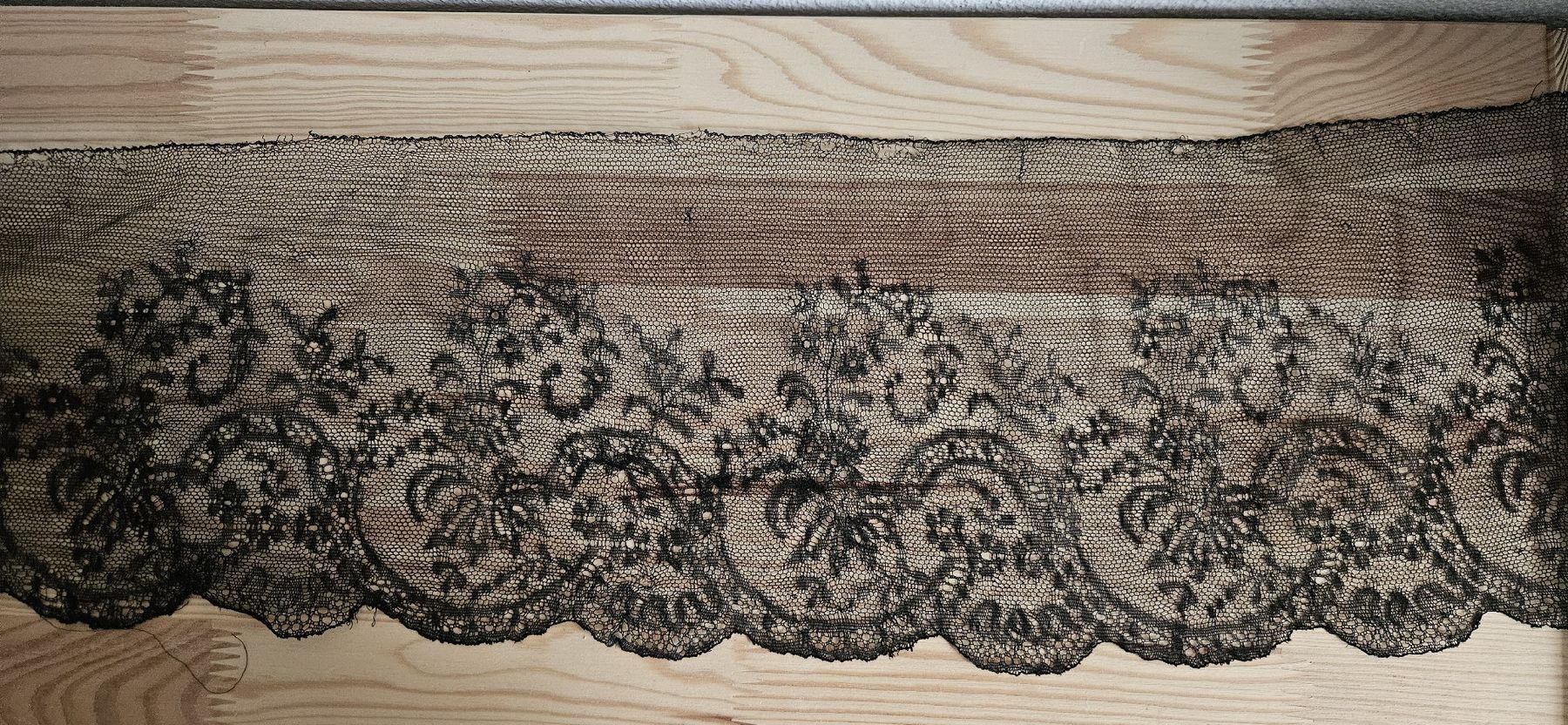 Tessuti: dentelle ancienne 5m50x17cm – Difettoso da Carouge GE venduto da Lea000 7