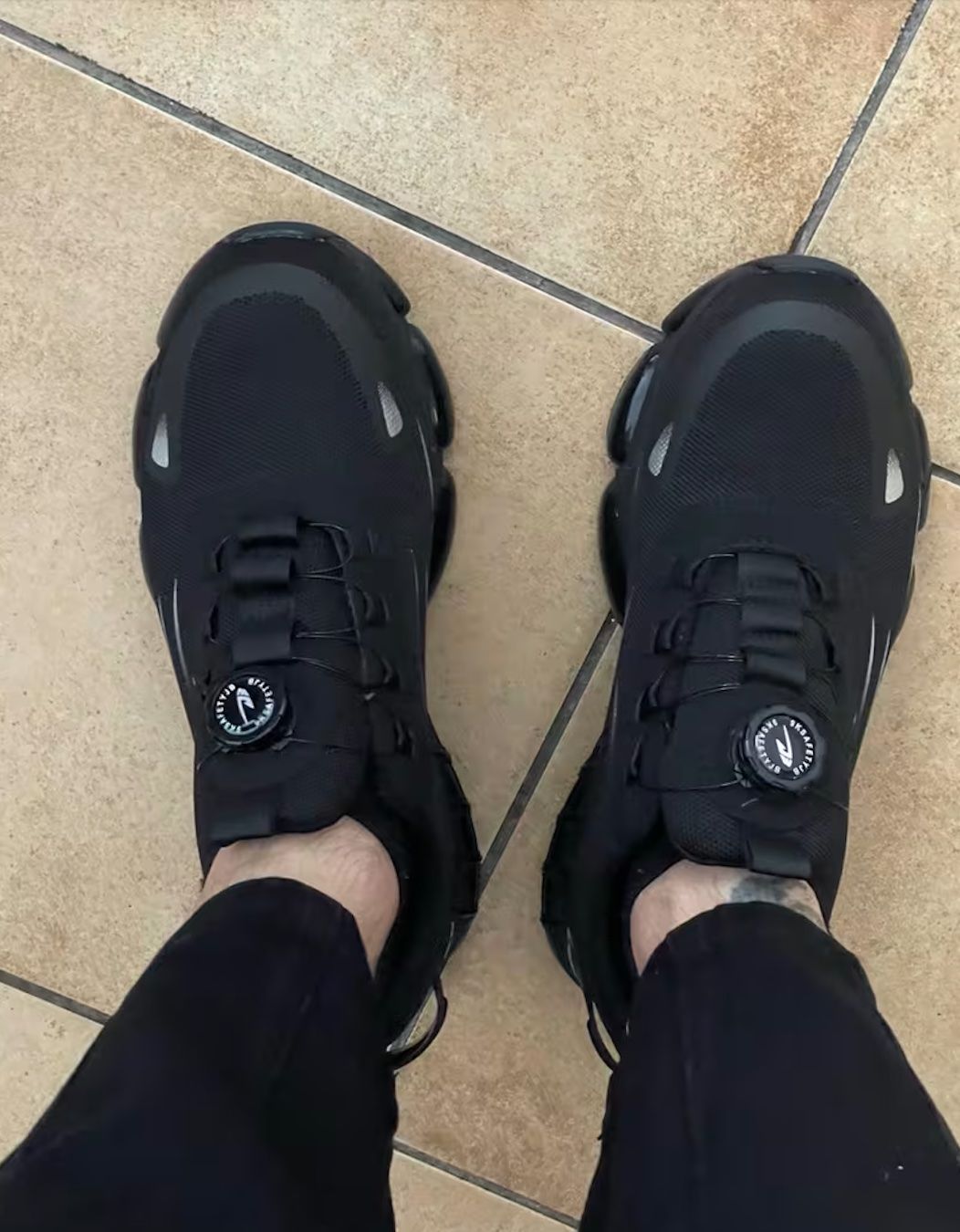Chaussures hommes: Chaussure de sécurité taille 42 – Neuf (Voir description) à Bienne par Daniel_Schader 1