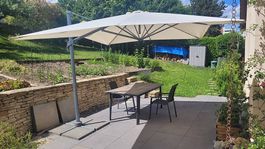 Parasol déporté 4mx3m avec housse de protection