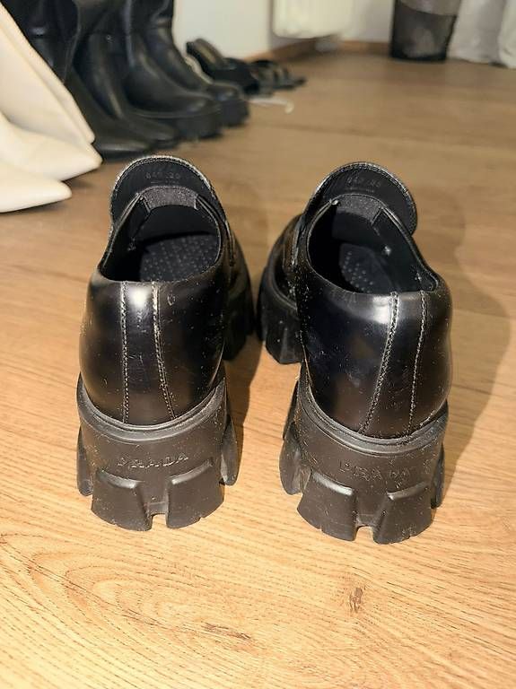 Chaussures femmes: Prada Monolith Loafer – D'occasion à Bassersdorf par rub_hb6j 4