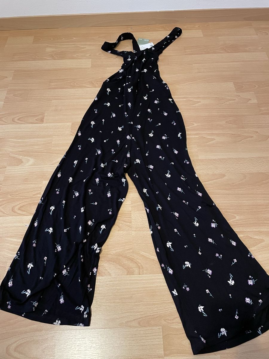 H&M Tute: Jumpsuit H&M Neu mit Etikett – Nuovo e nell'imballaggio originale da Chur venduto da Tsambiko 5