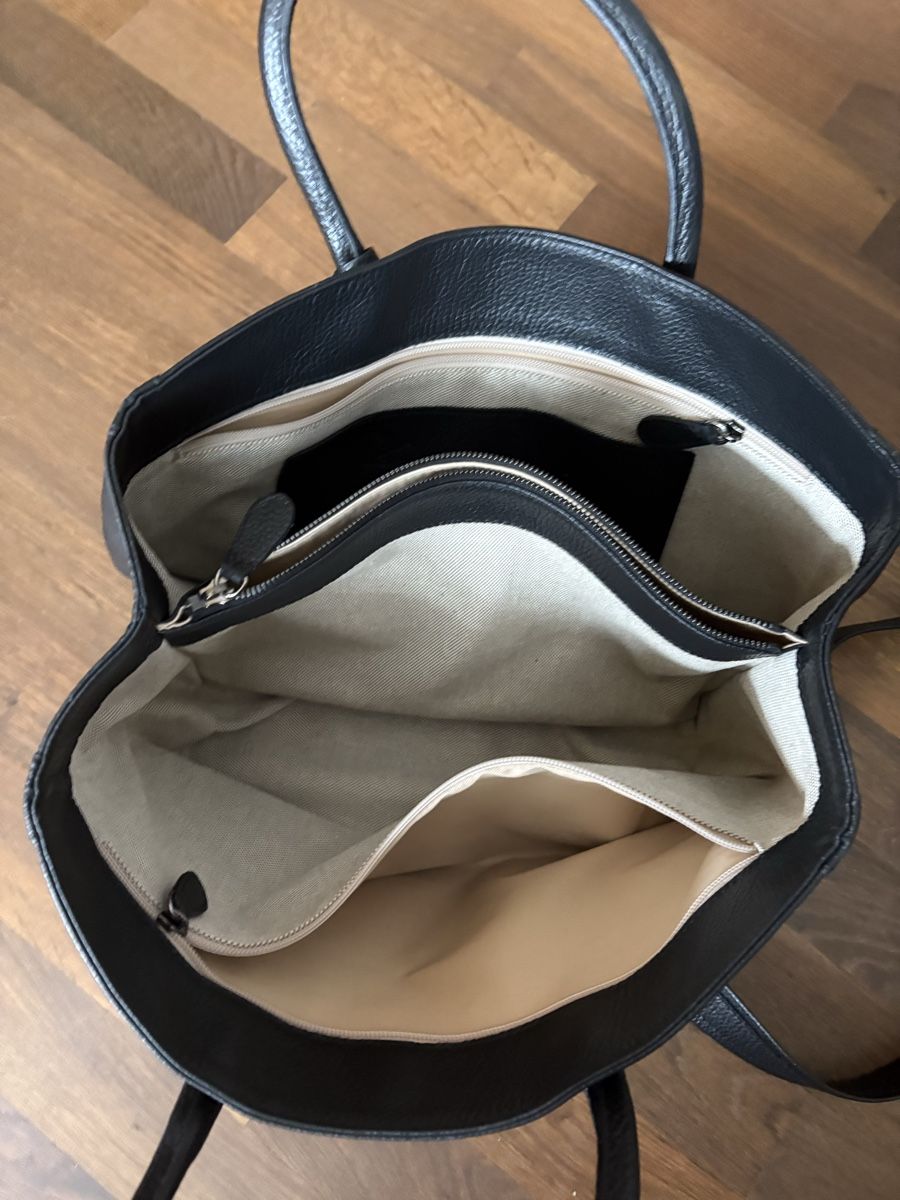 Taschen: Pack Easy Ledertasche Loris, schwarz mit Schultergurt – Gebraucht aus Baden von est_92cz 6
