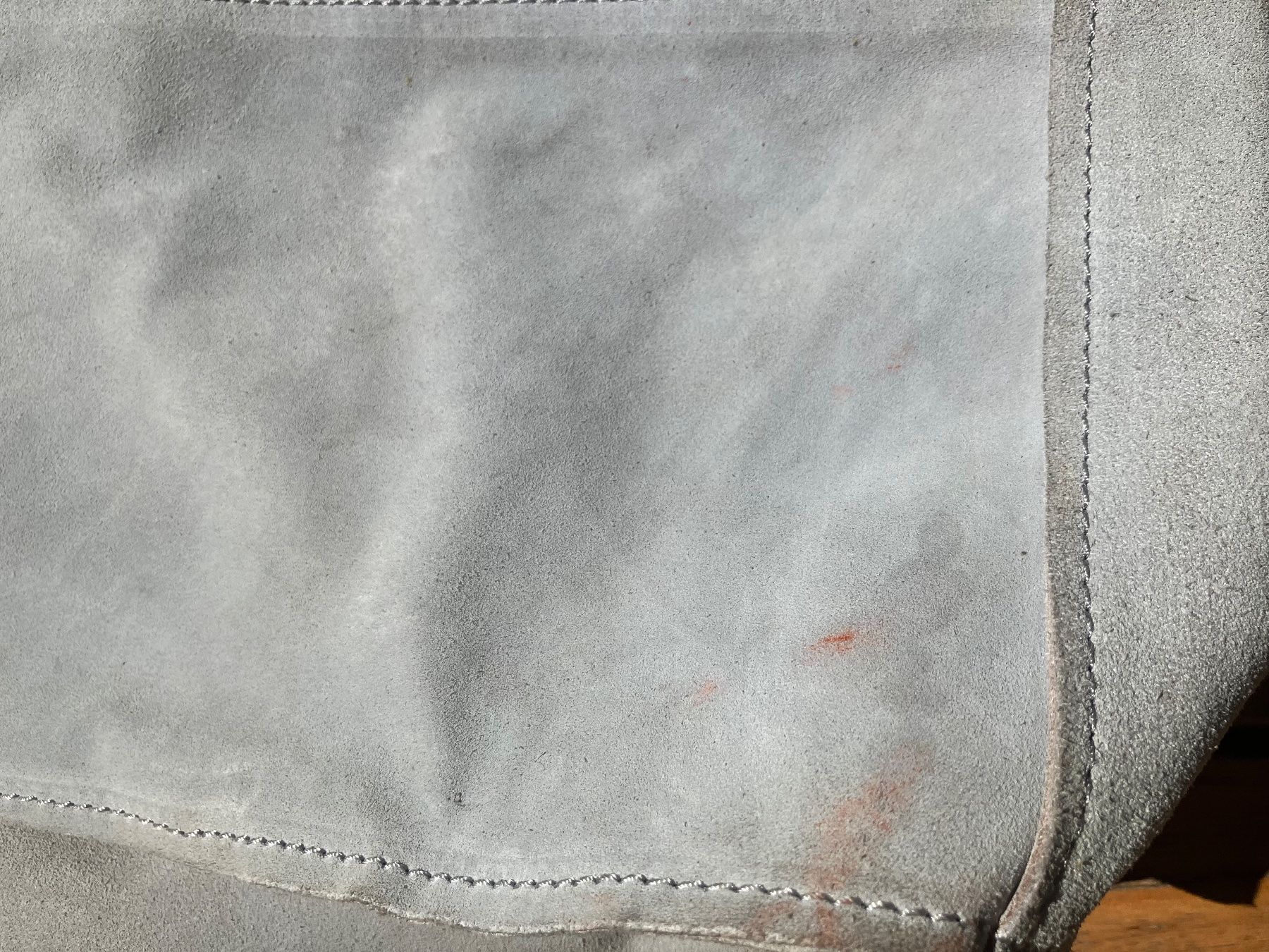 Taschen für Damen: Sac spacieux en daim gris – Gebraucht aus Chavannes-des-Bois von mai_pfq6 2
