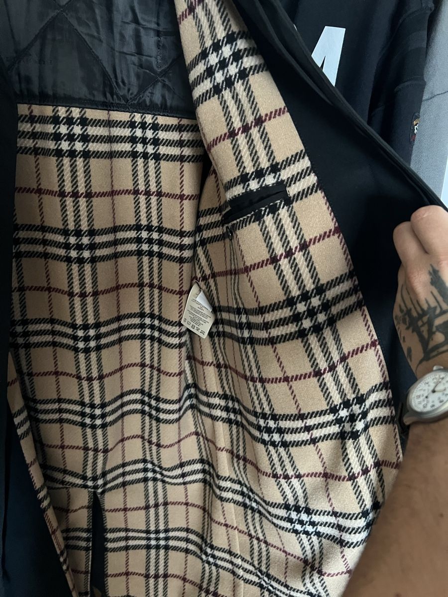 Burberry Cappotti: Burberry Coat – Usato da Walchwil venduto da Smcore 6