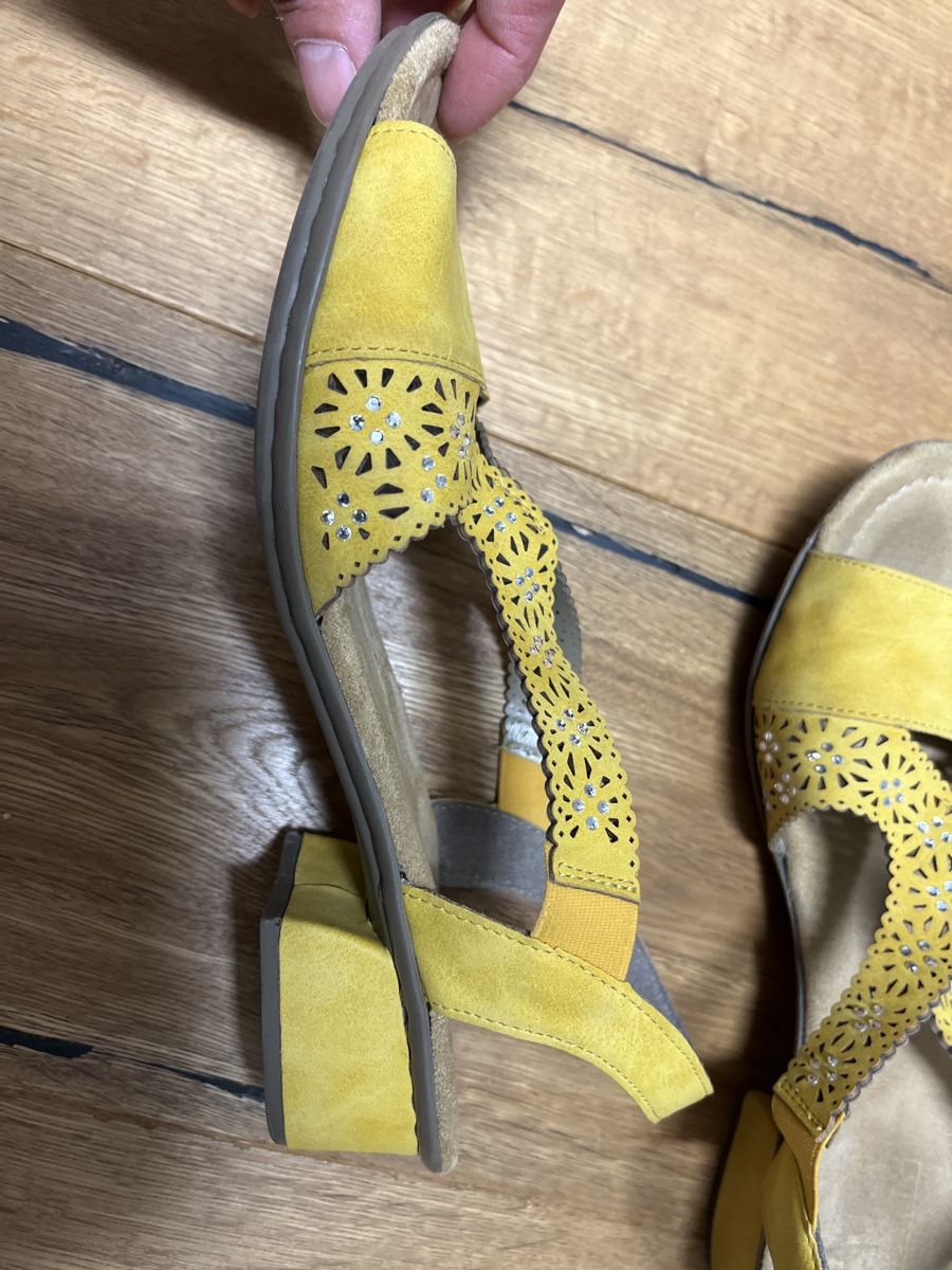Rieker Scarpe da donna: 2 Paar Rieker Schuhe Gr. 39 – Usato da Rudolfstetten venduto da Stern042 2