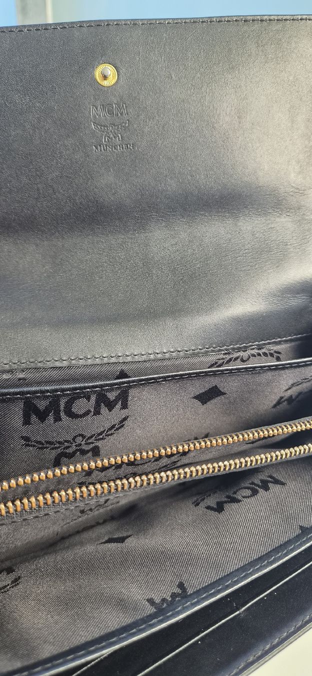 Mcm Portafogli: MCM Geldbörse schwarz mit Logo Muster – Usato da Rapperswil SG venduto da lemiii 2