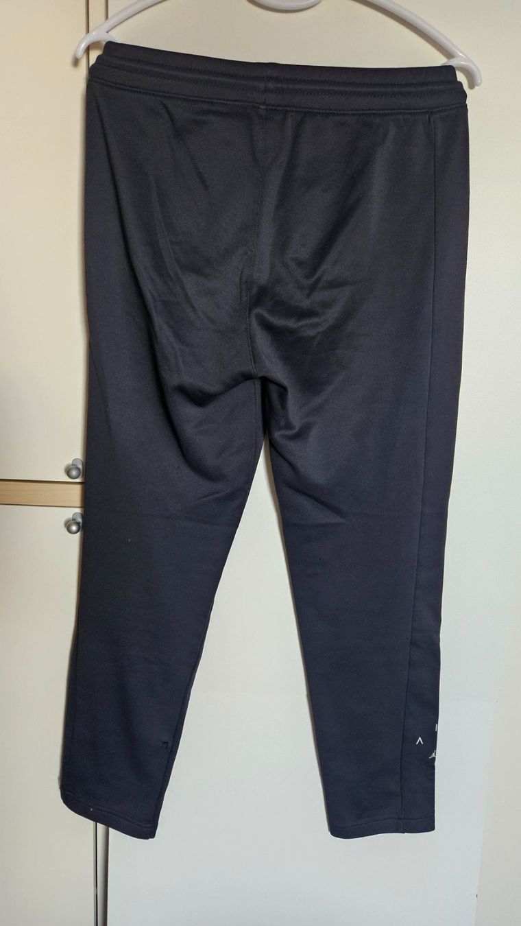 Jordan Hosen: Trainerhose – Gebraucht aus Münchenbuchsee von Yothu 1