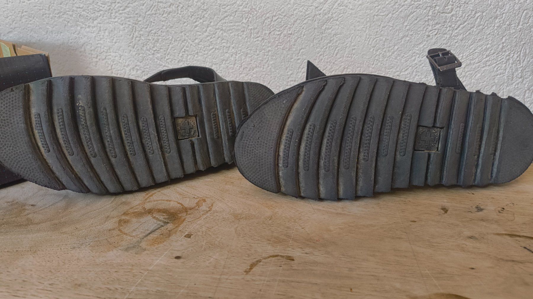 Dr. Martens Scarpe da uomo: Dr. Martens Sandalen Gr. 40 – Usato da Langenthal venduto da Bamboocha3 1