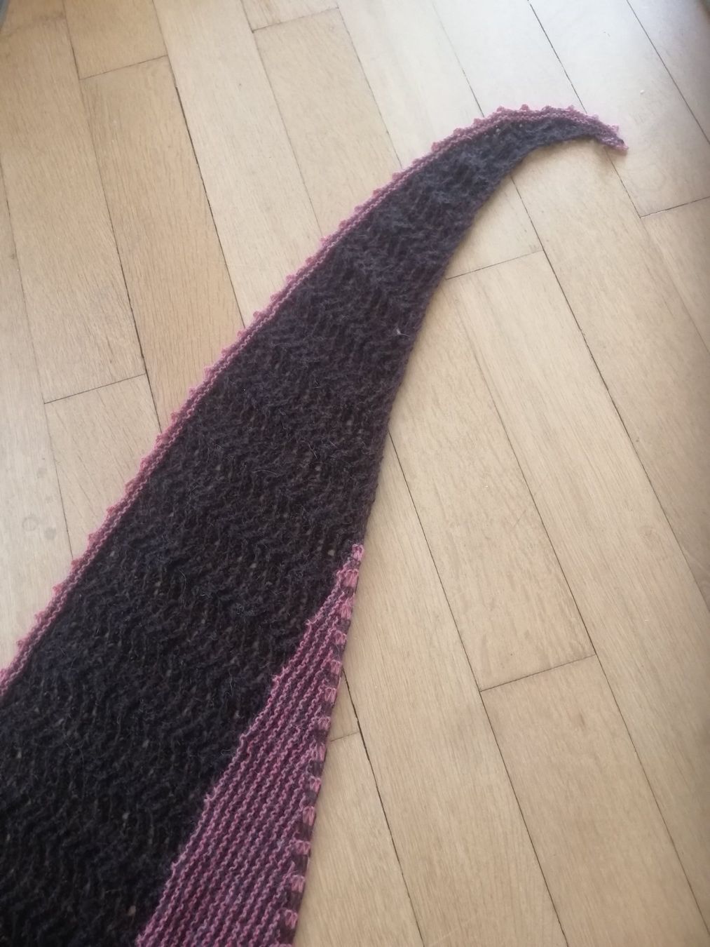 Foulard & Sciarpe: Schultertuch "Himbeerschoko" mit Alpaca     NEU – Nuovo (secondo la descrizione) da Langenthal venduto da Handstrick 6