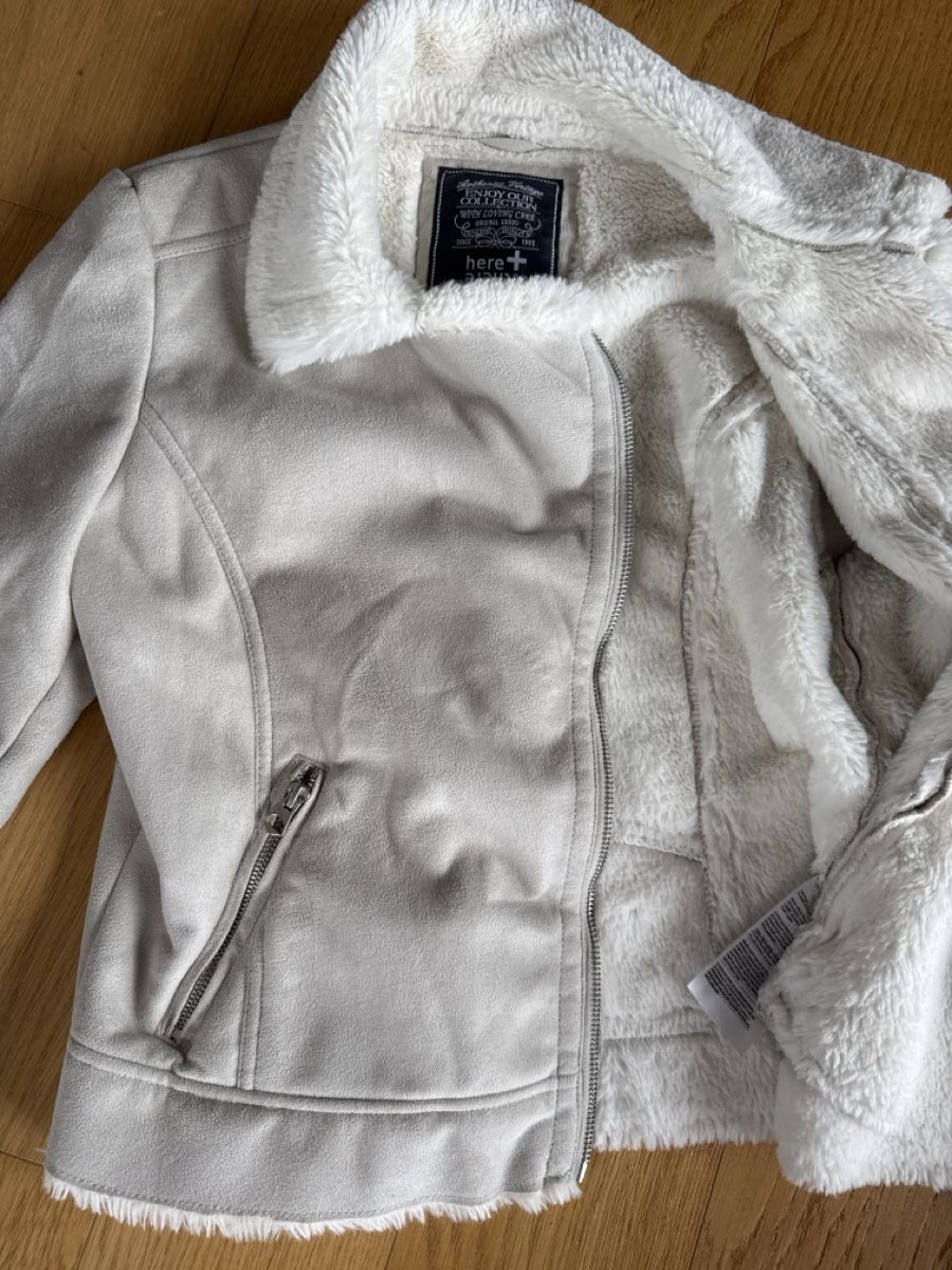 Giacche & Cappotti: Here+There Jacke hellbeige mit Teddyfell Grösse 176 – Usato da Wabern venduto da Sunshine55 3