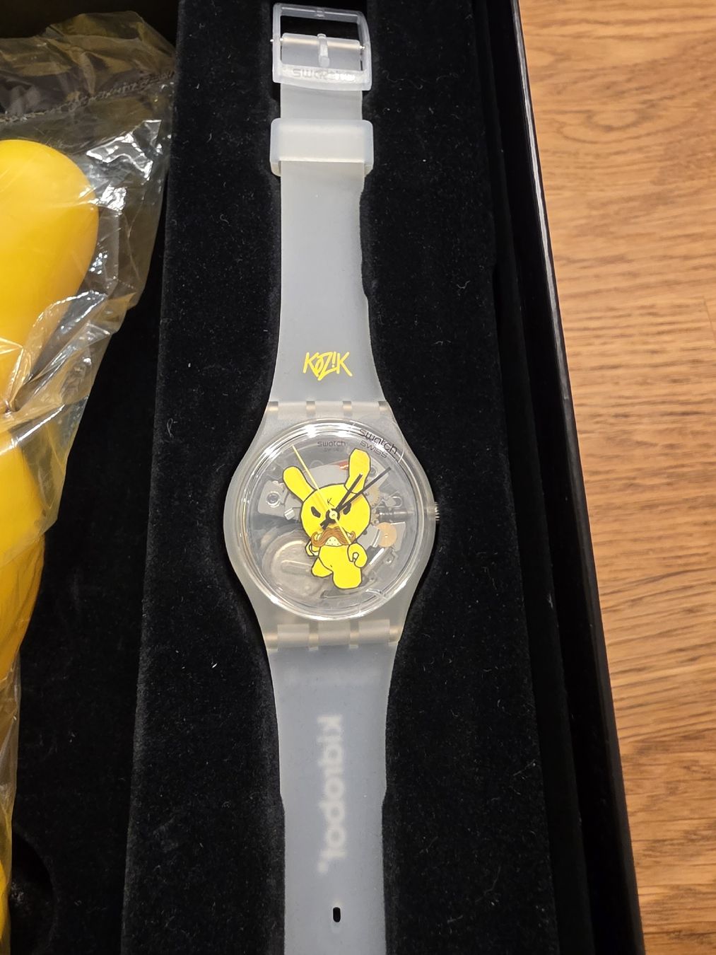 Swatch Uhren: Swatch Kidrobot Sammlerbox – Neu und originalverpackt aus Ballwil von Roman_w 2