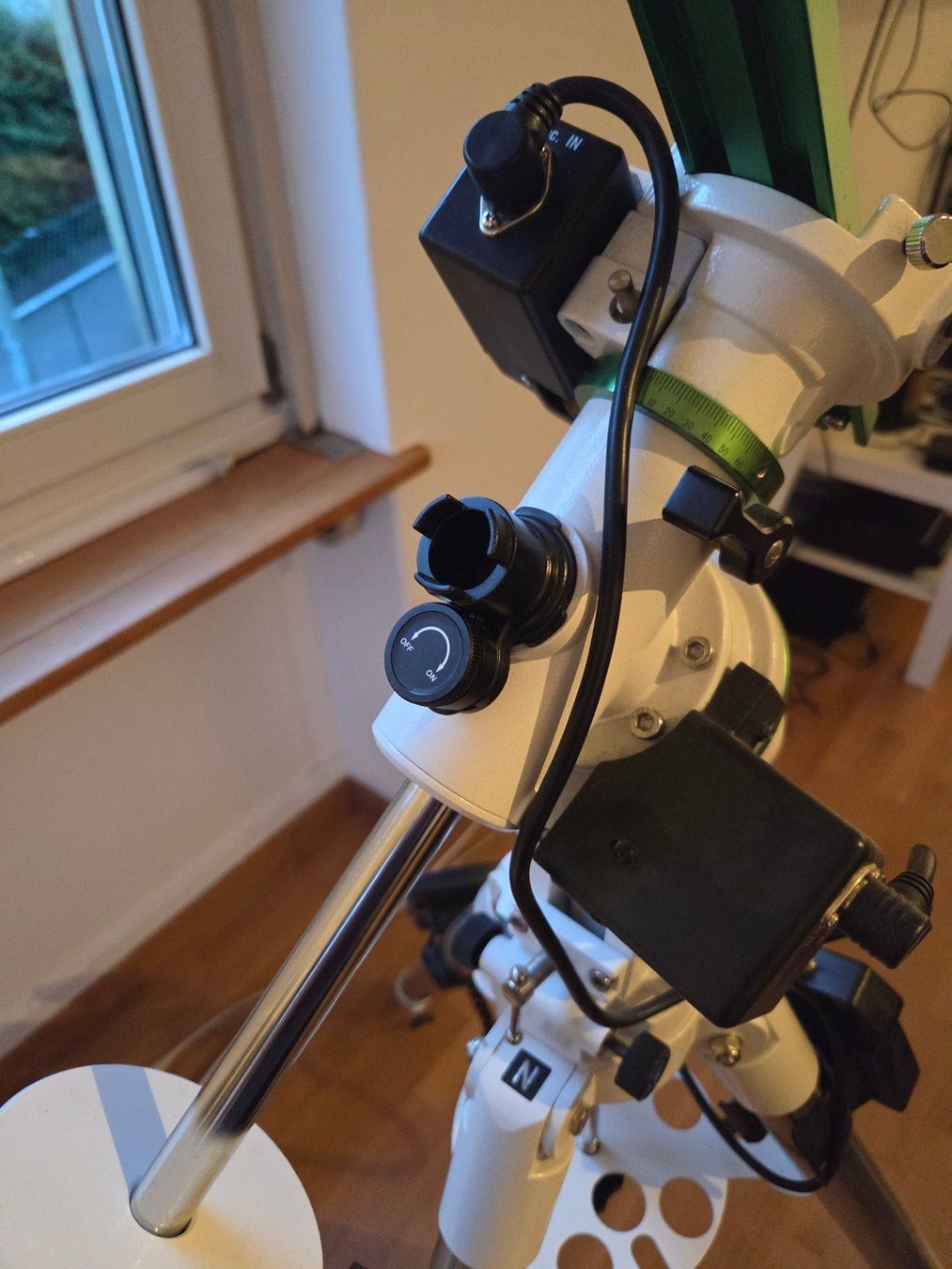 Sky-Watcher Supporti a parete: SkyWatcher EQM-35 Pro Mount & Tripod + Powerbank – Usato da Zürich venduto da samstagern1990 2