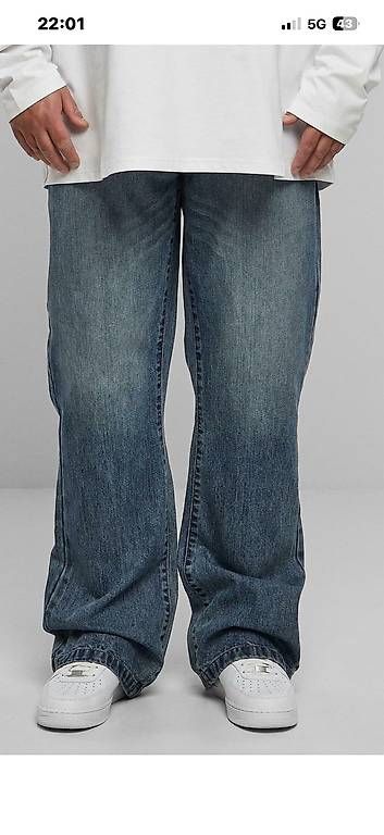 Urban Outfitters Jeans: Urban Classic Jeans – Nuovo (secondo la descrizione) da Wettingen venduto da Bearthli 2