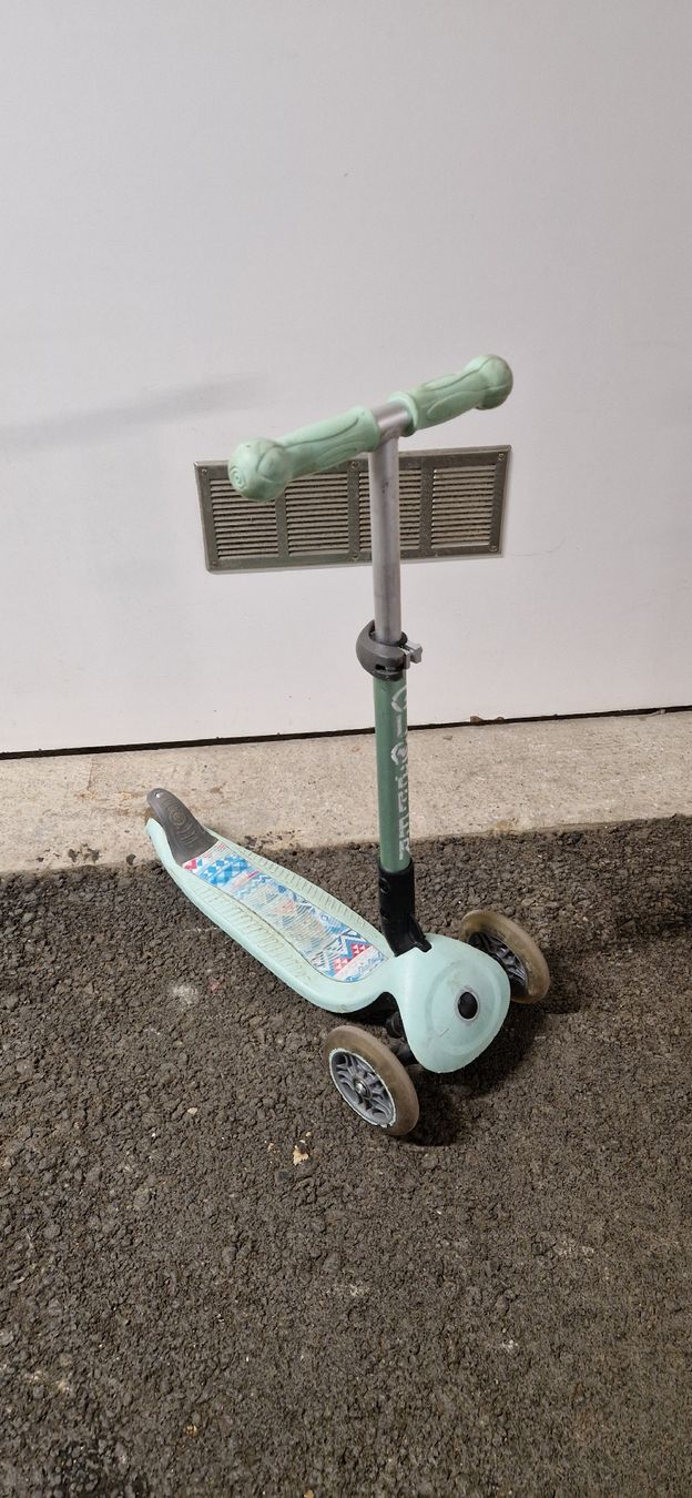 Globber Veicoli per bambini: trottinette Globber Junior – Usato da Gland venduto da gre_hw6j