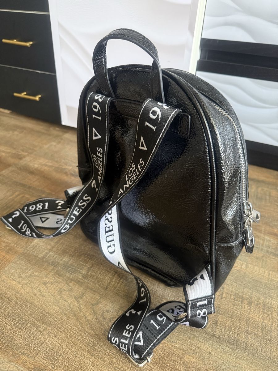 Guess Rucksäcke: Rucksack Guess Lack Schwarz Damen – Gebraucht aus Lachen SZ von zsucard 2