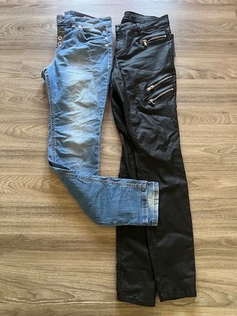 2 Stylische Jeans in Grösse 28